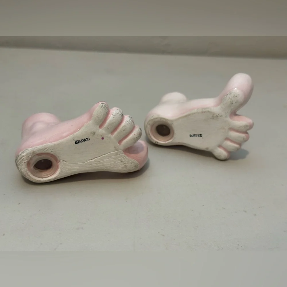 salt and pepper shaker vintage Feet.  Fairway‎ Japan. Souvenir 3” quirky